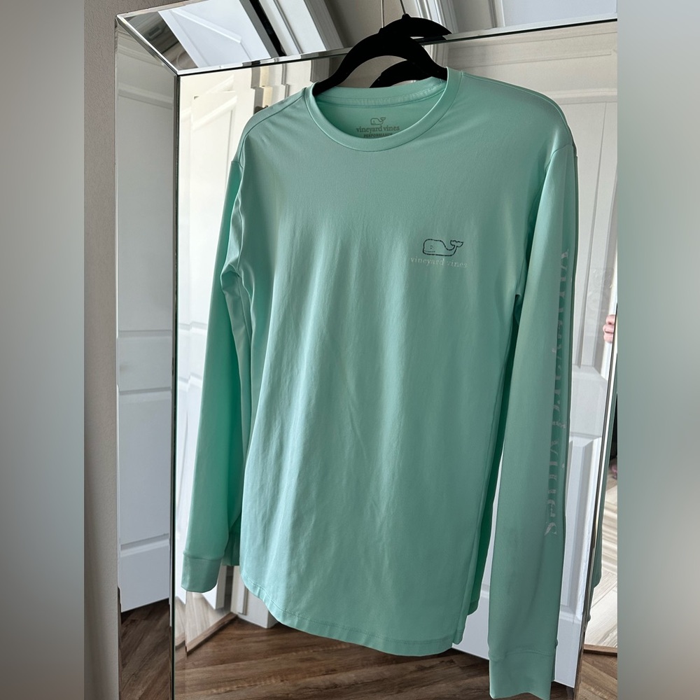 Vineyard Vines Performance size S